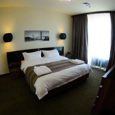 Voyage Hotel Karagandy Eksteriør billede