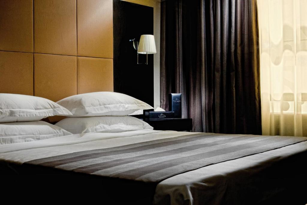 Voyage Hotel Karagandy Værelse billede