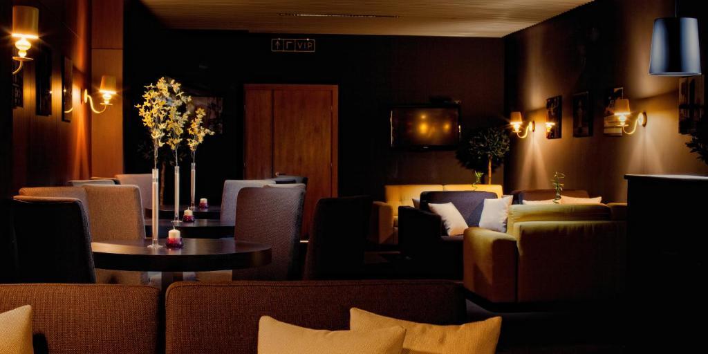 Voyage Hotel Karagandy Eksteriør billede