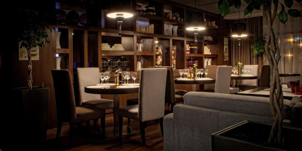 Voyage Hotel Karagandy Eksteriør billede