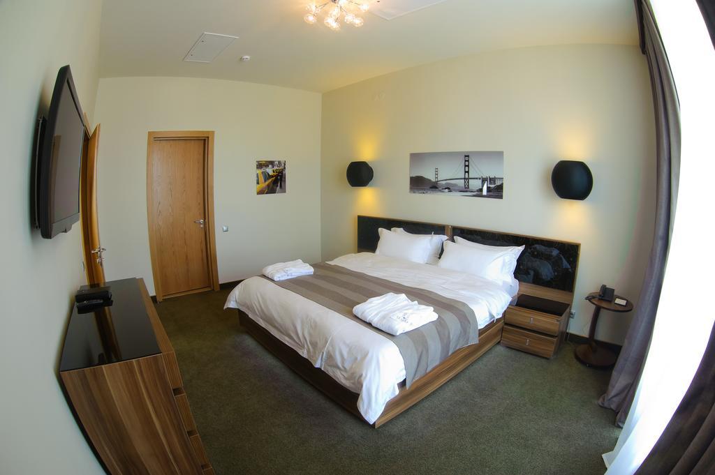 Voyage Hotel Karagandy Eksteriør billede