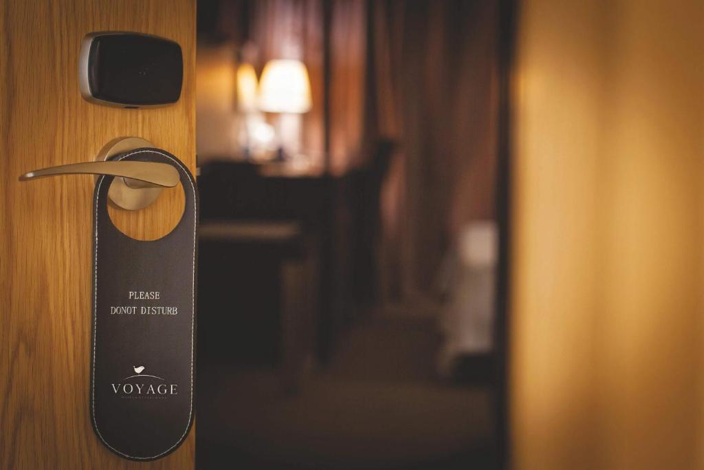 Voyage Hotel Karagandy Værelse billede